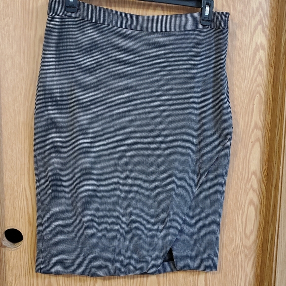 Banana Republic bi-stretch pencil skirt black/white dot size 14 cotton blend - Picture 3 of 11